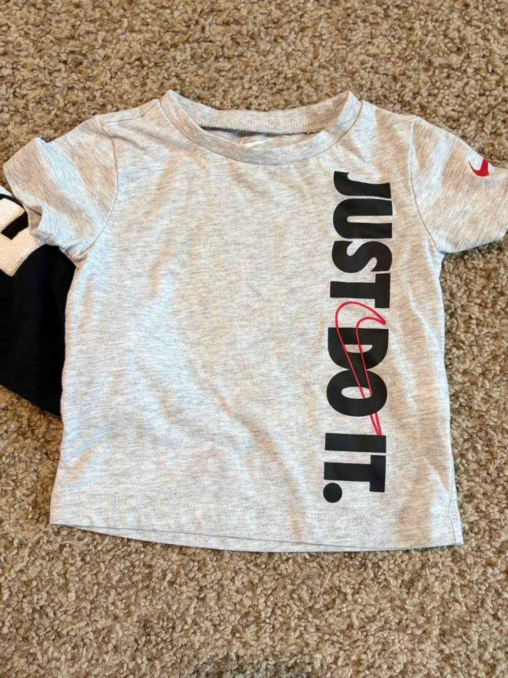 Boys Nike sweatshirt tshirt shorts bundle size 12m NWT bundle
